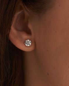 Round Cut Moissanite Earrings, Push Back Studs Wedding Earrings, Engagement Anniversary Gift Earrings, Solitaire Heart Shape Earrings. 𝐌𝐚𝐢𝐧𝐒𝐭𝐨𝐧𝐞𝐃𝐞𝐭𝐚𝐢𝐥𝐬 𝐓𝐲𝐩𝐞: Moissanite 𝐂𝐮𝐭: Round 𝐂𝐨𝐥𝐨𝐮𝐫:DEF 𝐂𝐥𝐚𝐫𝐢𝐭𝐲: VVS1 𝐖𝐞𝐢𝐠𝐡𝐭:4.00 (approx) Stone size : 8 MM At iJuels, we use only the highest quality materials to craft our beautiful jewelry.  Our pieces are made with with 925 sterling silver With Gold Rhodium Plating of 14Kt or 18 kt of your choice.. We offer a range o Diamond Nose Stud, Diamond Solitaire Earrings, Rose Gold Earrings Studs, Solitaire Earrings, Moissanite Earrings, Heart Shaped Earrings, Engagement Anniversary, Rose Gold Earrings, Moissanite Diamonds