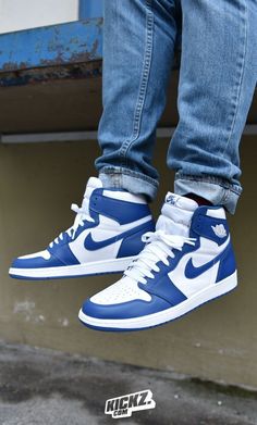 The Air Jordan 1 Retro High OG Storm Blue is back for the first time since it debuted back in 1985. Better get your hands on that one! Shoes That Go With Everything, Nikes Womens, Zapatillas Nike Basketball, Holographic Shoes, Outfits With Jordan 1s Fashion Styles, Nikes Shoes, Dr Shoes, Sweet Summertime, Retro 1