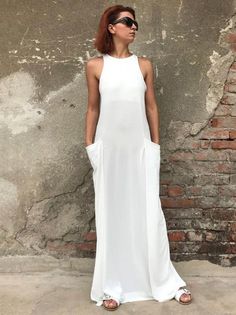 White Solid Color Maxi Dress, White Cotton Crew Neck Dress, White Cotton Dress With Crew Neck, White Stretch Maxi Dress For Spring, Spring White Stretch Maxi Dress, Spring Stretch White Maxi Dress, White Stretch Casual Maxi Dress, Sporty Dress Outfit, Maxi Dress Outfit