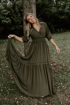 Dress Olive Green, Maxi Dresses Fall, Photoshoot Dress, Family Photo Outfits, Picture Outfits, Photo Outfit, Maxi Dress Green, Looks Style, Modest Outfits