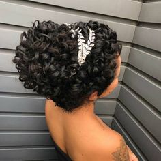 Curly Hair Model, Wedding Hair Up, Curly Hair Updo, Wedding Hair Inspiration, Wedding Hairstyles Updo, Bridal Hair And Makeup