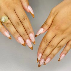 Discover the Top 29 Fall Nail Colors 2024: Season's Best Trends - divagaze.com Fall 2022 Nail Colors, 2022 Nail Colors, Autumn Ombre Nails, Fall French Manicure, Fall Glitter Nails, Spice Nails, Pumpkin Spice Nails, Fall Leaves Nail Art, Pointy Nails