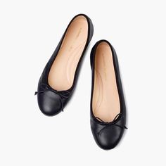 Italian design meets premium quality in this chic and comfortable ballet flat. Classic round toe shoe with adjustable bow tie and grosgrain ribbon made with the traditional sacchetto construction method. Comfortable Ballet Flats, Silver Ballet Flats, Italian Leather Handbags, Gold Ballet Flats, Womens Earrings, Womens Earrings Studs, Round Toe Shoes, Girly Shoes, Shoe Inspo