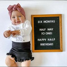 Half Birthday Letter Board Ideas, 6 Month Milestones Pictures, 6 Months Photoshoot Ideas At Home, 2 Month Letter Board Ideas, 6 Month Letter Board Ideas, 6 Month Baby Quotes, 7 Month Milestone Letter Board, 6month Baby Photoshoot