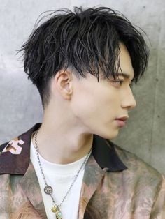 Undercut Side Profile, Asian Male Undercut, Korean Undercut Men, Japanese Undercut, Gojo Haircut, Japanese Hairstyle Men, Levi Haircut, Two Block Cut, Japanese Men Hairstyle