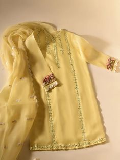 Diwali Dress, Mom Dresses, Agha Noor, Pakistani Dresses Casual, Salwar Kamiz, Hijabi Aesthetic, Pakistani Dress, Simple Pakistani Dresses, Fancy Dress Design