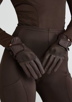 Developed for horse riding / equestrian sports Crafted from lightweight mesh and non-slip fabrics giving you ultimate comfort and grip when riding Secure, comfortable velcro fastening across top of hand Internal silicone grip Compatible with phone screens Equestrian Clothing Aesthetic, Riding Outfit Equestrian Aesthetic, Horse Riding Outfit Casual, Horse Riding Fashion, Equestrian Style Outfit, Horse Outfits, Equestrian Gloves, Horse Riding Gloves, Horse Clothes