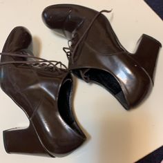 Robert Clergerie French Made Ankle Boots With Lace Up Strings Size 6,5 . Size Has Been Rubbed Off. Lace Up Short Boots. You Still Can Read Made In France. Patent Leather Tops. Leather Soles. 3.5” Block Heels.. Needs Heel Taps Redone Only. Wear Like In The Cover Photo With Socks And Rolled Up Jeans!!! With A Long Coat!! And You’re All Set! -/// Stacked Heel Block Heel Ankle Boots Ankle Booties Lace-Up Anthropologie Style Boho Oxfords Vintage Retro Pinup Rockabilly - T1 Backrdr Formal Almond Toe Heeled Boots With 4-inch Heel, Formal Brown Heeled Boots With Stacked Heel, Formal Ankle Boots With Stacked Heel, Ankle-high Heels For Formal Fall Occasions, Formal Lace-up Boots With Rubber Heel Cap, Formal Lace-up Boots With Closed Toe, Formal Ankle-high Heels For Fall, Formal Fall Ankle-high Heels, Formal Fitted Lace-up Boots With Closed Toe