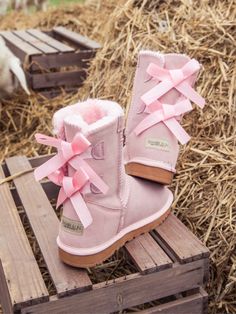 Blush Pink Winter Boots With Bow And Round Toe, Cherie Lou, Funky Footwear, Peinados Aesthetic, Pink Uggs, Comfy Boot, Reindeer Headband, Pink Things, Genuine Leather Boots