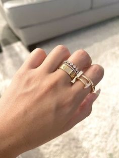 Just Un Clou Ring Stack, Cartier Love Ring Stacking Ideas, Cartier Rings Aesthetic, Old Money Ring Stack, Ring Styling Ideas, Ring Stacks Aesthetic, Tiffany Ring Stack, Elegant Accessories Jewelry, Cartier Ring Stack