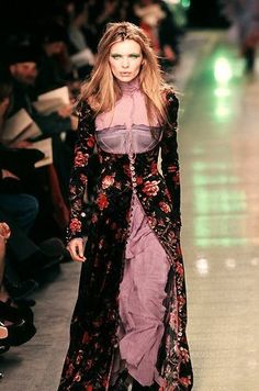 Medieval Revival Fashion, Betsy Johnson Aesthetic, Medieval Aesthetic Outfit, 90s Long Dress, Punk Runway, Look Gatsby, Winter Gowns