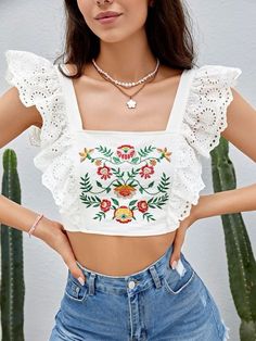 Crop Top Women Outfits, Floral Outfit Ideas, Diy Clothes Tops, Cotton Crop Top, Embroidery Top, Stylish Dress Book, Embroidered Clothes, Embroidery Fashion