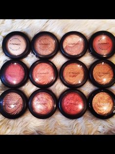 Mac mineralise skin finishes! Kesha, Makati, Love Makeup, Makeup Kit, Beautiful Makeup, Makeup Collection