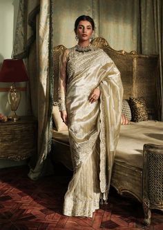 Embellished Bridal Saree with Blouse in Premium Gold Copper Silk Saree, Desiner Sarees, Handloom Weaving, Raw Silk Fabric, White Saree, Pakistani Bridal Dresses, Kanjivaram Sarees, Cream Silk, Silk Sarees Online