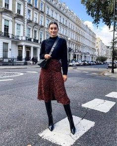 Black Knee High Boots Midi Skirt Outfit, High Boots Style Outfit, Midi Winter Skirt, High Boots Autumn Outfit, Midi Dress High Boots, Long Skirt With Knee High Boots, Knee High Winter Boots Outfit, High Boots Midi Skirt Outfit, Midi Skirt With Tall Boots