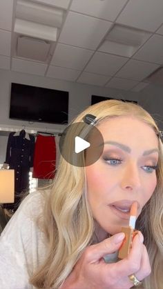 Kelly Ripa on Instagram: "No, I didn’t get lip fillers. This is the lip trick you monsters." Kelly Ripa Makeup, Lip Lines Get Rid Of, Fuller Lips Tutorial, Lip Tricks, Kelly Ripa Hair, Fuller Lips Makeup, Lip Liner Tips, Conturing Makeup, Overlined Lips