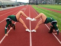 Cheer Photo Ideas Friend Pictures, Cute Cheerleader Poses, Single Cheer Poses, Cute Cheer Poses With Friends, Cheer Pictures Poses 2 People, Cheer Buddy Pictures, Cheerleading Poses 2 People, Best Friend Cheer Pictures