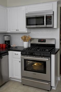 the kitchen is clean and ready to be used as a home appliance for sale