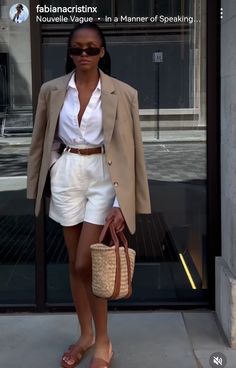 Polka Dress Outfit Summer, Jeans And Chunky Heels Outfits, Streetstyle Summer 2023, Spring Summer 23 Fashion Trends, Elegant Summer Outfits Chic, Norm Core Aesthetic, Old Money Sandals, High Value Woman Outfit, Monochrome Summer Outfit