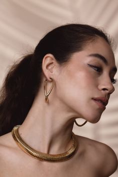 Sidney Garber curved oval hoop earrings in yellow gold.18k Yellow Gold 5.7cm Oval Hoop Earrings, Gold Outfit, Marissa Collections, Jewel Box, Work Wear Women, Fine Jewels, Jewelry Lover, Yellow Color, Jewelry Gifts