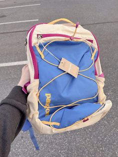 Backpack College Aesthetic, Patagonia Backpack School, Summer Camp Backpack, Highschool Backpack Aesthetic, Cute Hiking Backpack, Hiking Backpack Aesthetic, Backpacks Patagonia, Granola Backpack, Granola Girl Backpack