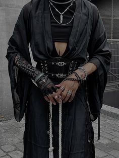 more on ig: @yth.anexe (black outfits, darkwear, subversive, japanese apparel, dark fashion, jade jewerly, cyberpunk fashion, kimono wear, dystopian outfit ) Cyberpunk Kimono, Anime Ideas, Idol Fashion, Art Outfit, Japanese Sleeve, Queer Fashion