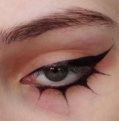 Teknik Makeup, Halloweenský Makeup, Eyeliner Designs, Punk Makeup, Alt Makeup, Smink Inspiration, Emo Makeup, Makijaż Smokey Eye