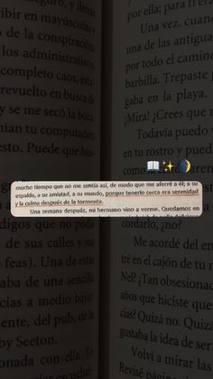 an open book with the words in spanish on it and a yellow star at the bottom