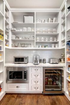 the kitchen is clean and ready to be used as a home appliance for sale