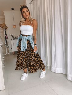 Woman Tattoo Sleeve, Casual Dress Outfit, Outfit Ideas Dress, Casual Outfit Idea, Animal Print Jeans, Woman Tattoo, Print Jeans, Outfits Verano