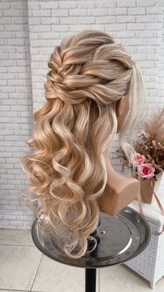 Wedding Hair Extensions Updo, Loose Half Up Half Down Wedding Hair, Formal Hairstyles Down, Western Wedding Hairstyles, Half Up Dos For Long Hair, Darkest Blonde, Brunette Shades, Bridemaids Hairstyles, Picture Day Hair