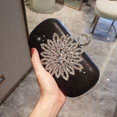 Classy Purses, Purse Ideas, Purse Black, Black Vintage, Wedding Things, Bag Dress, Cheongsam