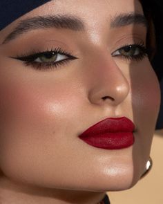 Makeup Inspiration Red Lips, Red Lips Make Up Look, Make Up For A Red Outfit, Red Lip Makeup Look Blue Eyes, Make Up Looks Red Lipstick, Red Lip With Smokey Eye, Siren Eyes With Red Lipstick, Makeup Looks Dark Red Lips, Makeup Look Red Dress