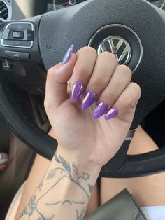 Purple Festival Nails, Purple Chrome Nails Almond, Purple And Chrome Nails, Purple Neon Nails, Violet Chrome Nails, Purple Crome Nails Design, Nails Chrome Purple, Purple Monochrome Nails, Purple Chrome Acrylic Nails