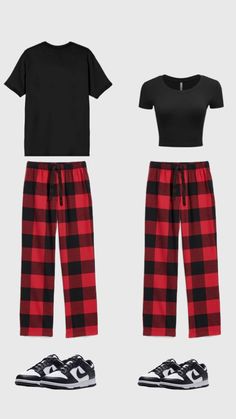 Bf And Gf Matching Pjs, Matching Pajamas Aesthetic, Matching Pjs For Couples, Pyjama Couple, Matching Pajamas Christmas, Pajama Ideas, Cute Couple Matching Outfits, Matching Pyjamas, Burr Basket