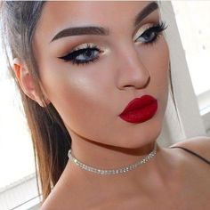 Prom Makeup Lips, Prom Makeup For Brown Eyes, Bright Eye Makeup, Red Dress Makeup