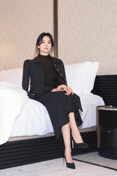 Glory Kdrama Outfit, The Glory Kdrama Outfit, Song Hye Kyo Fashion, The Glory Song Hye Kyo, The Glory Kdrama, Glory Kdrama, Song Hye Kyo Style, Barbour Women, Business Professional Outfits