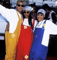 Arielle Símone - 100+ Halloween Costumes for Black Women Tlc Costume, Tlc Outfits 90s, Tlc Outfits, 90s Party Outfit, Bandana Outfit, Baggy Overalls, Fashion Bandana, 90s Outfits, 90s Hip Hop Fashion