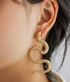 color gold snake earrings Classy Accessories Jewelry, Classy Jewlery, Metal Snake, Golden Snake, Long Snake, Moda Punk, Snake Jewelry, Snake Earrings, Snake Design