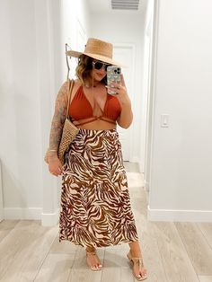 Pool Party Plus Size Outfit Ideas, Comfy Summer Travel Outfit, Plus Size Bahamas Outfits, Summer Vacay Outfits Plus Size, Plus Size Swim Outfits, Plus Size Mexico Outfits, Hawaii Plus Size Outfits, Plus Beach Outfits, Cancun Outfits Vacation Midsize