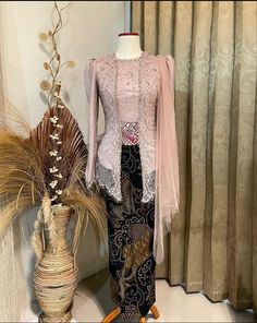 Kebaya Kutubaru Modern Hijab, Kebaya Rose Gold Hijab, Kebaya Kutubaru Hijab, Kebaya Rose Gold, Model Kebaya Modern Hijab, Kebaya Wisuda Hijab, Model Kebaya Wisuda, Kebaya Songket