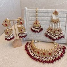 Hiba Bridal Choker Set - Maroon - SOKORA JEWELSHiba Bridal Choker Set - Maroon Bridal Choker Set, Bridal Survival Kit, Hand Harness, Bangle Box, Bride Necklace, Bridal Pearl Necklace, Bridal Choker, Bridal Necklace Set