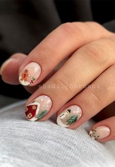 Christmas Nails Boho, Winter And Christmas Nails, Christmas Nails Simple Design, Fun Christmas Nails Acrylic, Christmas French Tips Nails, Red Xmas Nails Designs, Neutral Christmas Nails Simple, Simple Nails Christmas, Christmas Nails French Tips