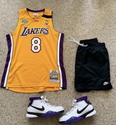 Basketball Casual Outfit Men, Men’s Basketball Jersey Outfit, Gym Outfit Men Style, Lakers Jersey Outfit Men, Basketball Shorts Streetwear, Gym Outfit Men, Basketball Clothes