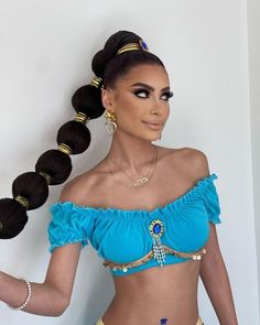 Aladdin Hairstyles, Jasmine Halloween Makeup, Genie Hair, Genie Hairstyle, Genie Photoshoot, Jasmine Hairstyle Princess, Princess Jasmine Makeup Halloween, Disney Princess Hair, Jasmin Hairstyle Princess