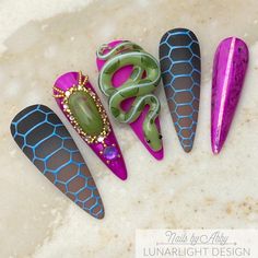 Sneak Nails, Halloween Snake Nails, Sculpture Nail Art, Snake Eye Nails, Snake Nail Design