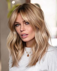 2023 hair trends for women, hair trends 2023, hair color 2023 Long Hair With Bangs, Long Layered Hair, Curtain Bangs, Long Bob, Hair Envy, Blonde Hair Color