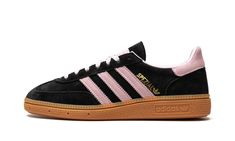 Shop HANDBALL SPEZIAL WMNS "Black / Pink" at Stadium Goods, the world's premier marketplace for authentic sneakers and streetwear. Fast shipping, easy returns. Black Pink Adidas, Black And Pink Sambas, Black And Pink Adidas, Adidas Spezial Black And Pink, Pink Samba Adidas, It Girl Shoes, Pink And Black Shoes, Black Shoes For Women, Pink Adidas Shoes