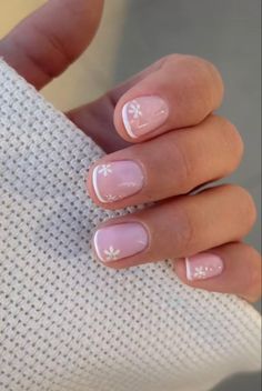 Nail Idea Short Nails, Nail Idea Short, Classy Graduation Nails, Elegant Touch Nails, Graduation Look, Builder Gel Nails, Graduation Nails