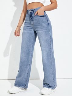 A Calça Jeans Wide Leg tem um design moderno para proporcionar conforto e estilo a qualquer look. Possui bolsos nas laterais e na parte detrás, além de fechamento por zíper e botão, garantindo praticidade para todos os momentos. Seu design elegante e moderno é ideal para qualquer ocasião. Composição: algodão. Tam. Comp. Cintura Quadril PP 105 cm 68 cm 95 cm P 106 cm 72 cm 99 cm M 107 cm 76 cm 103 cm G 108 cm 82 cm 109 cm Denim Pants Fashion, Stretch Denim Pants, Casual Denim Pants, Moda Jeans, Fashion Jeans, Loose Fit Jeans, Jeans Casual, Denim Design, Women Denim Jeans